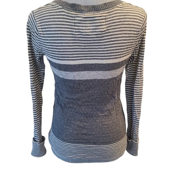 Bundle American Eagle Black Wash Distressed Jeggings Sweater and Cardigan - Picture 14 of 16